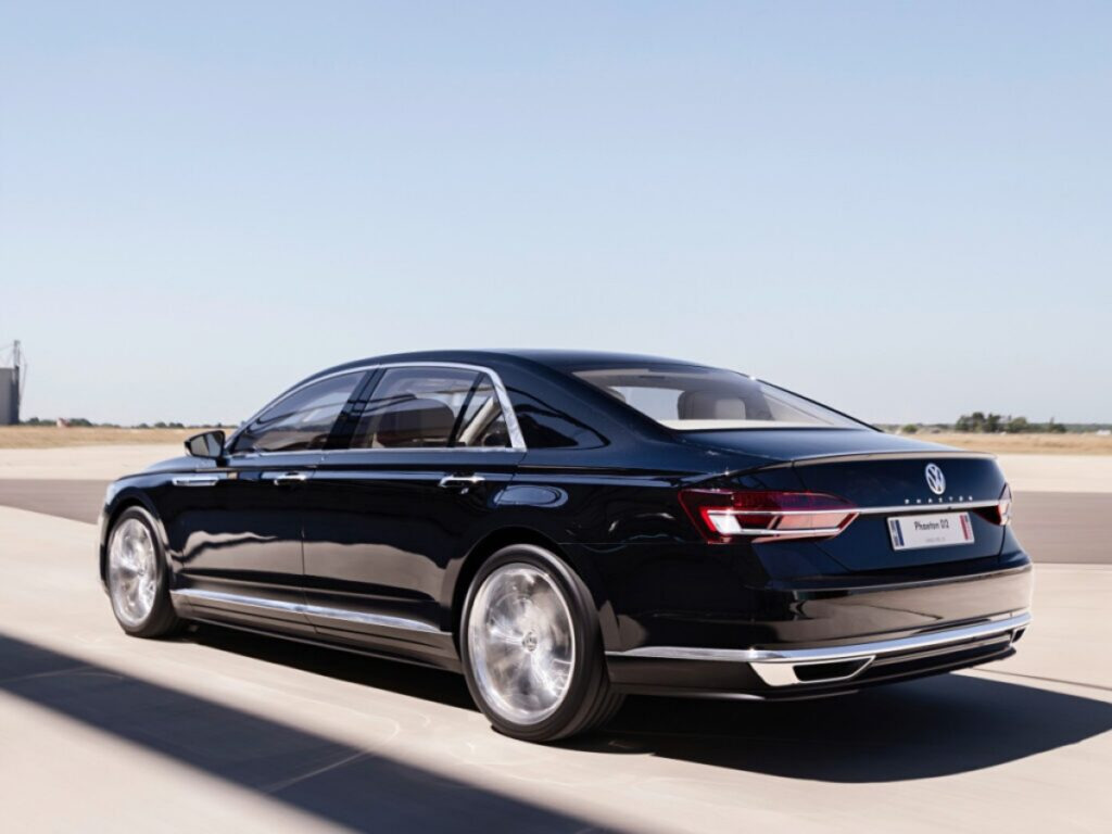 10년 만에 부활한 전설 “단종은 새 시작이었다”… 벤츠·BMW 잡을 플래그십 대형 세단의 이미지