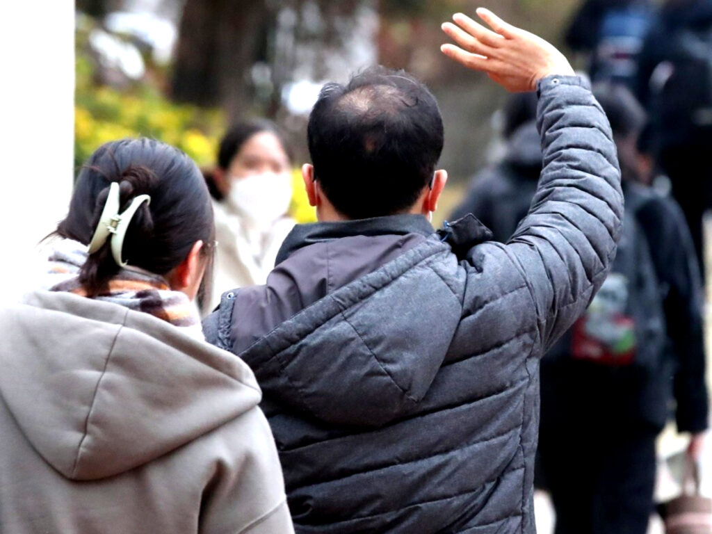 “자식 농사 죽어라 지었는데”…12년 만의 최대폭에 ‘한숨’ 쉬는 부모들, 왜?
